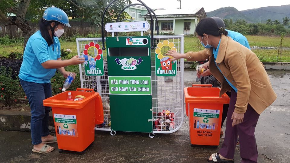Phân loại và quản lý chất thải rắn sinh hoạt ở nông thôn theo quy định mới